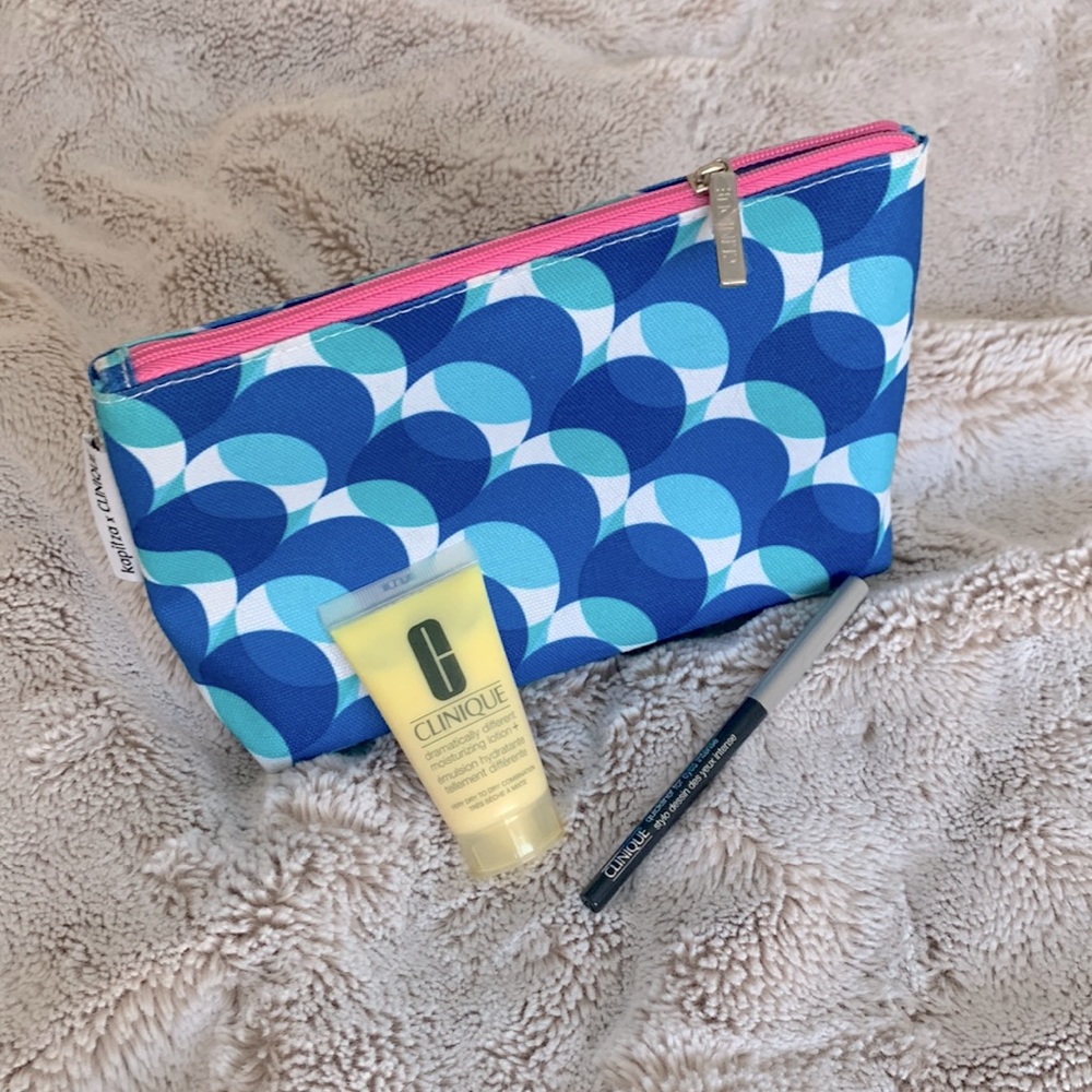New Clinique cosmetic bag set
